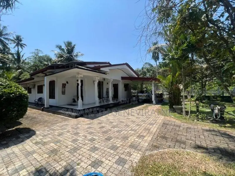Single Storied House With SOLAR SYSTEM - Ja-Ela Towards Ganemulla