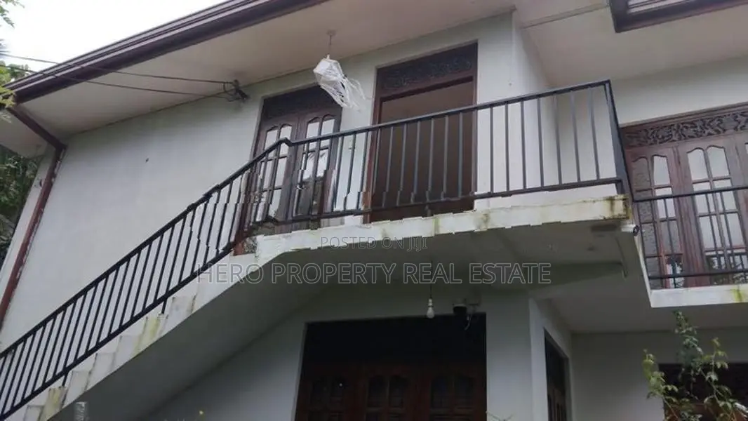 HJR180 - Upstairs House for Rent in Eldeniya