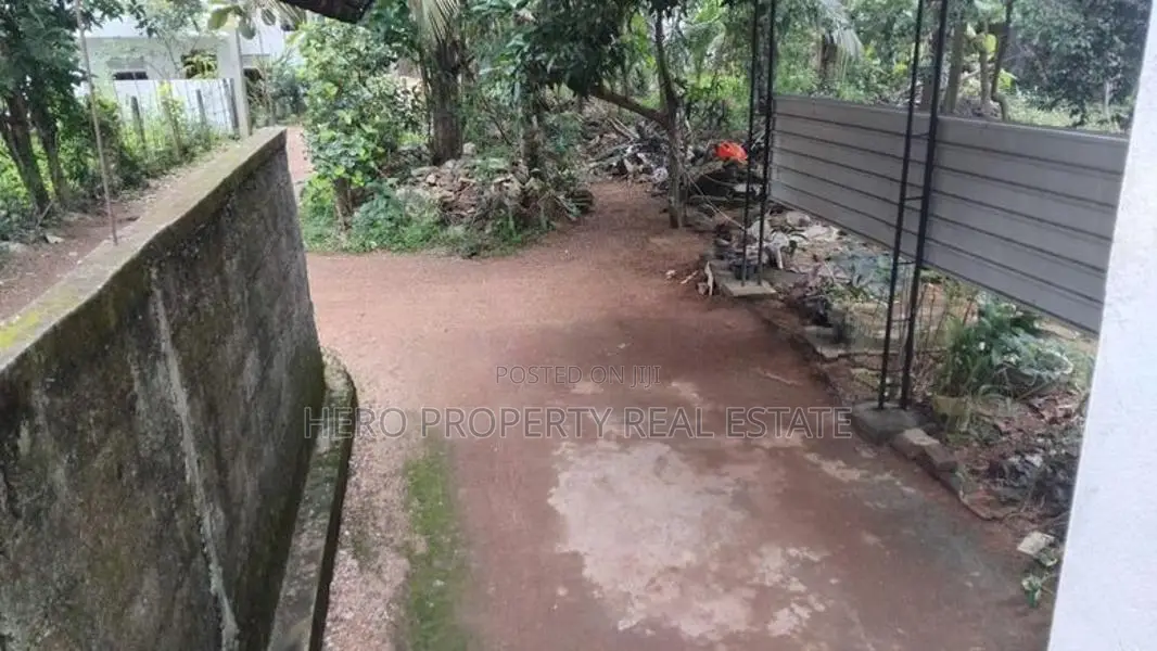 HJR180 - Upstairs House for Rent in Eldeniya