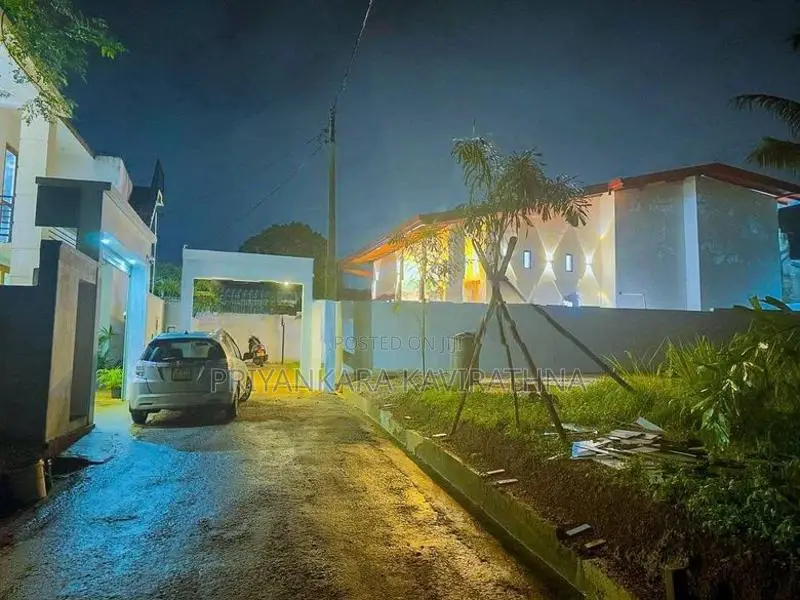 Brand New Mordern 2 Storied House in Mattegoda