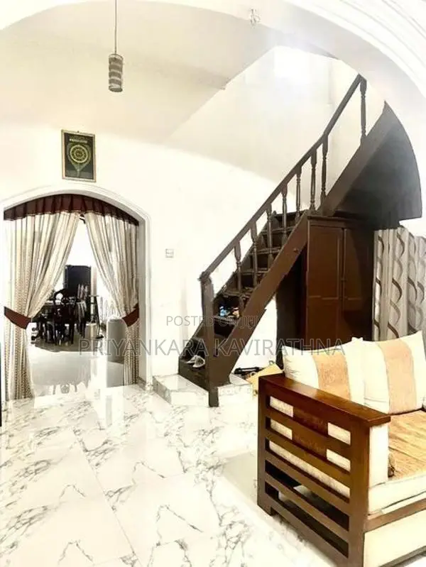 අවුරුදු 100 ක් පමන පැරණි පර්චස් 20 ක නිවස ඉක්මනින විකිනීමට