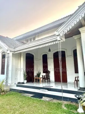 අවුරුදු 100 ක් පමන පැරණි පර්චස් 20 ක නිවස ඉක්මනින විකිනීමට