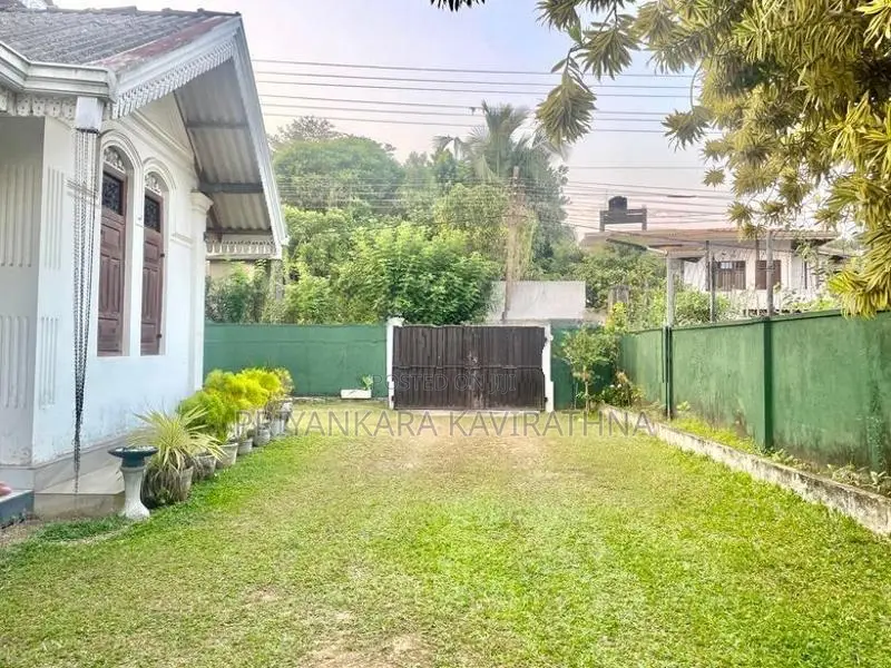 අවුරුදු 100 ක් පමන පැරණි පර්චස් 20 ක නිවස ඉක්මනින විකිනීමට