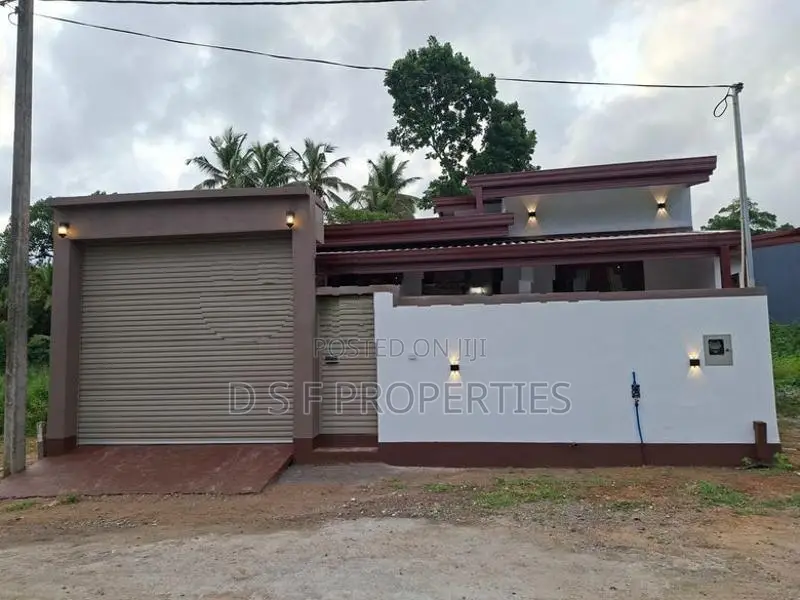 A BRAND NEW SINGALE STORY HOUSE In 50M (128/290) BUS ROUTE