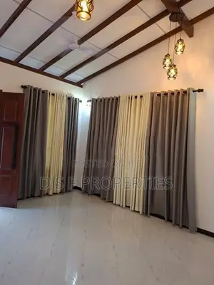 A BRAND NEW SINGALE STORY HOUSE In 50M (128/290) BUS ROUTE