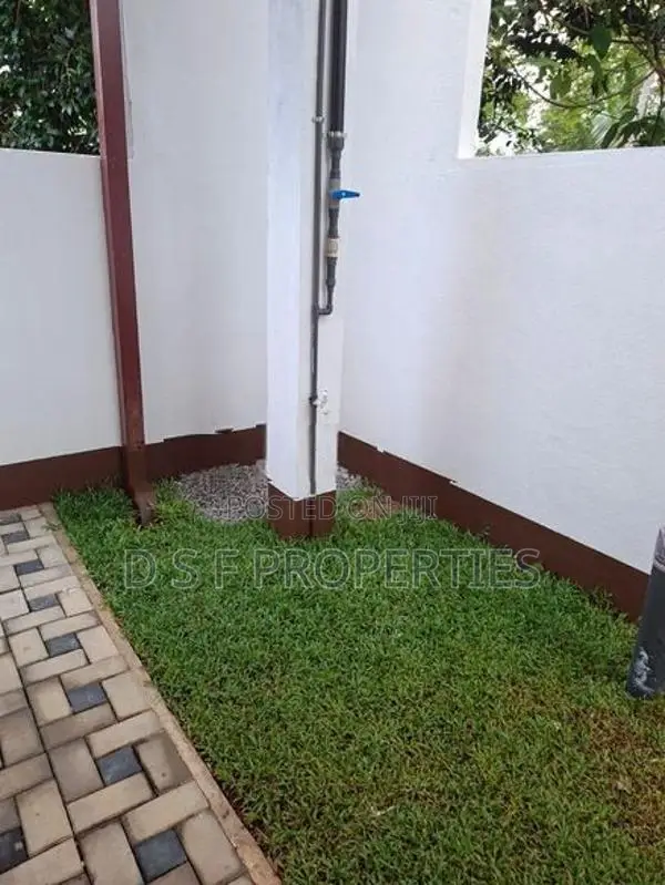 A BRAND NEW SINGALE STORY HOUSE In 50M (128/290) BUS ROUTE