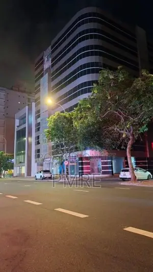 42,000sf office building for Rent facing Galle Road, Colombo 3.