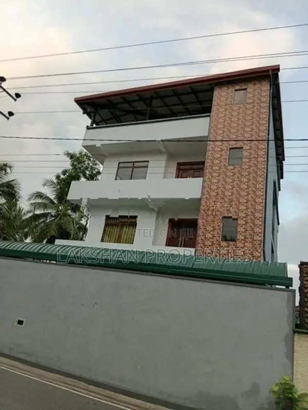 First Floor House For Rent In Boralesgamuwa werahera