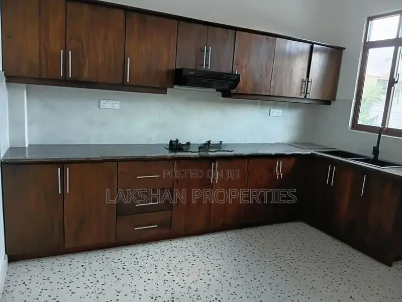 First Floor House For Rent In Boralesgamuwa werahera