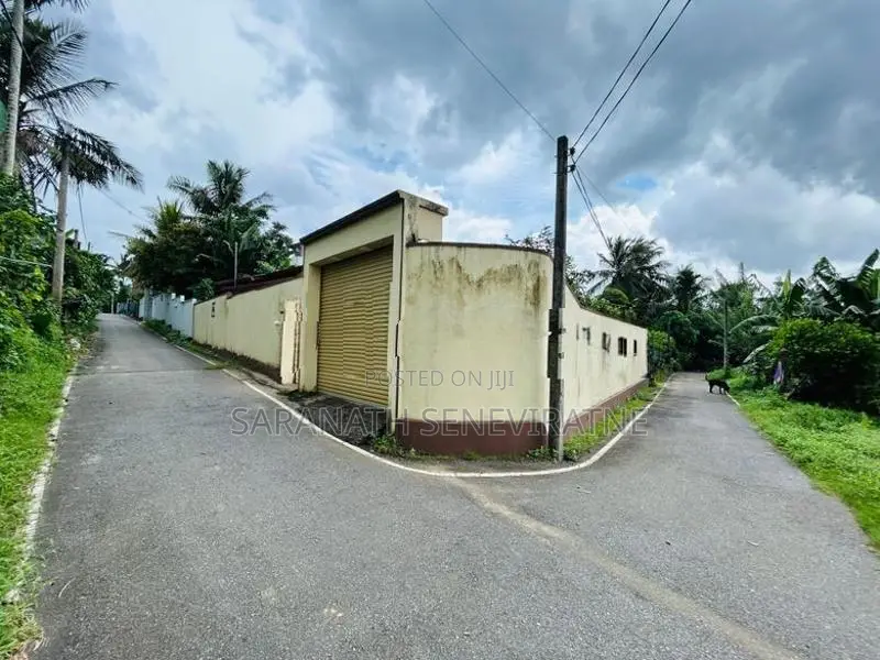 House For Sale Athurugiriya Habarakada Built in 10.1 perches