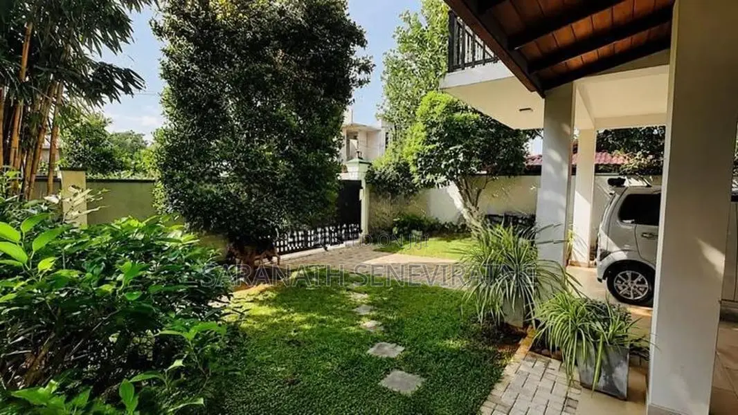 House For Sale From Piliyandala Madapatha පිලියන්දල නගරයට ආසන්නව