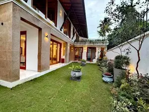 SUPAR BRAND NEW LUXURY HOUSE FOR SALE IN BATTHARAMULLA