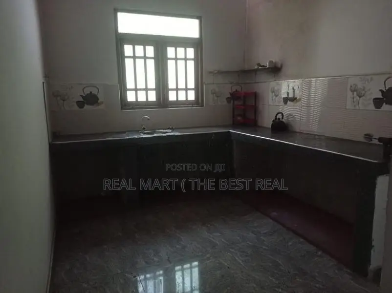 PAYAGALA : 4BR (38P) 2-STOREY HOUSE FOR SALE