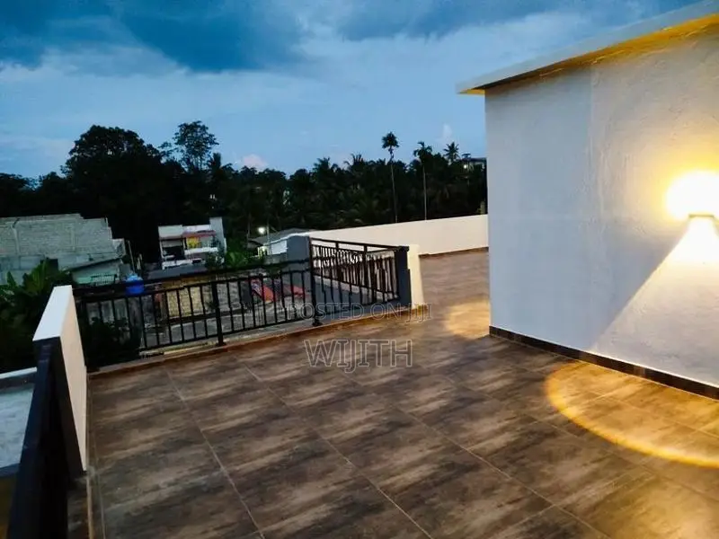ණවමාදිලියේ ලස්සන දෙමහල් නිවසක් විකිනිමට කොටිටාවෙි මත්තෙගොඩ.