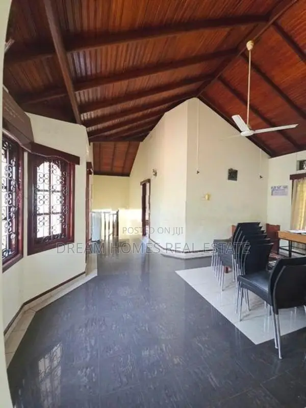 Elegant 5-Bedroom House for Sale – Wellawatte, Colombo 06