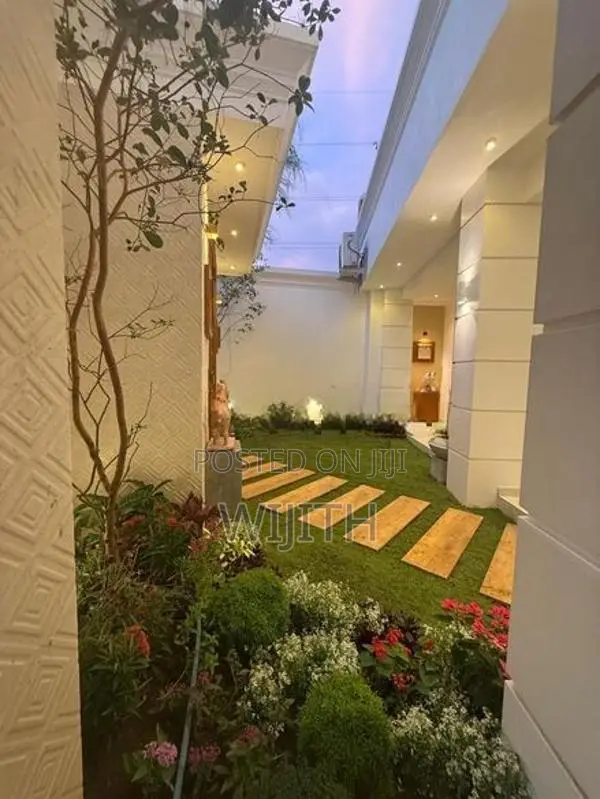 SUPAR BRAND NEW LUXURY HOUSE FOR SALE IN BATTHARAMULLA