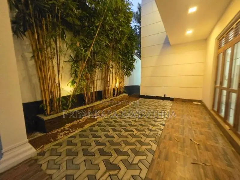 Super Quality Mordern 3 Storied House in Kasbawa