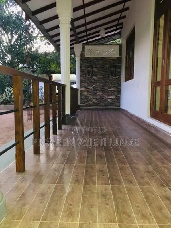 මාවනැල්ල අවටින් අගනා නිවසක්