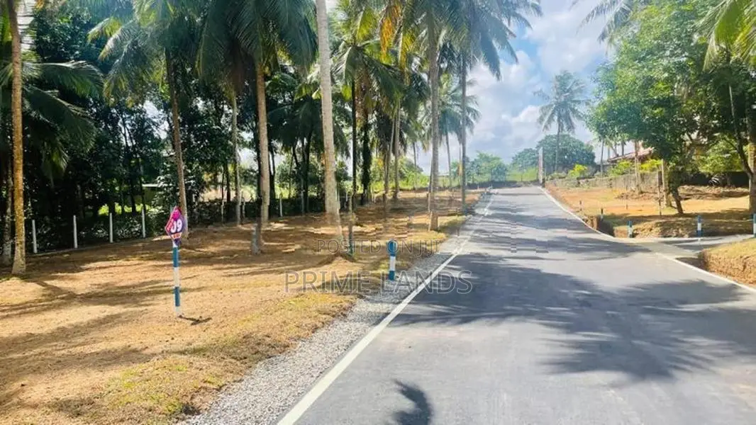 Land for Sale in Matthegoda , Close to 342 Bus Road