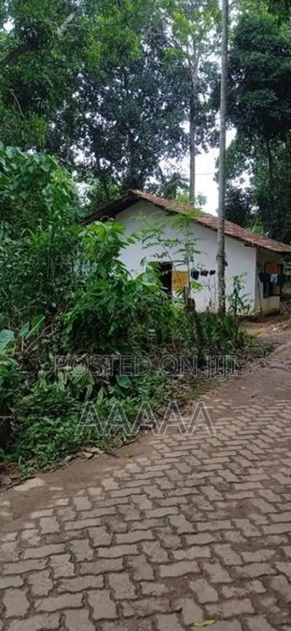 House with Land Kakanadura