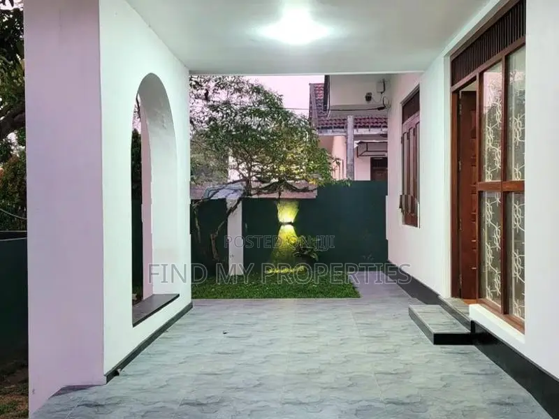 House for Sale in Enderamulla, Wattala
