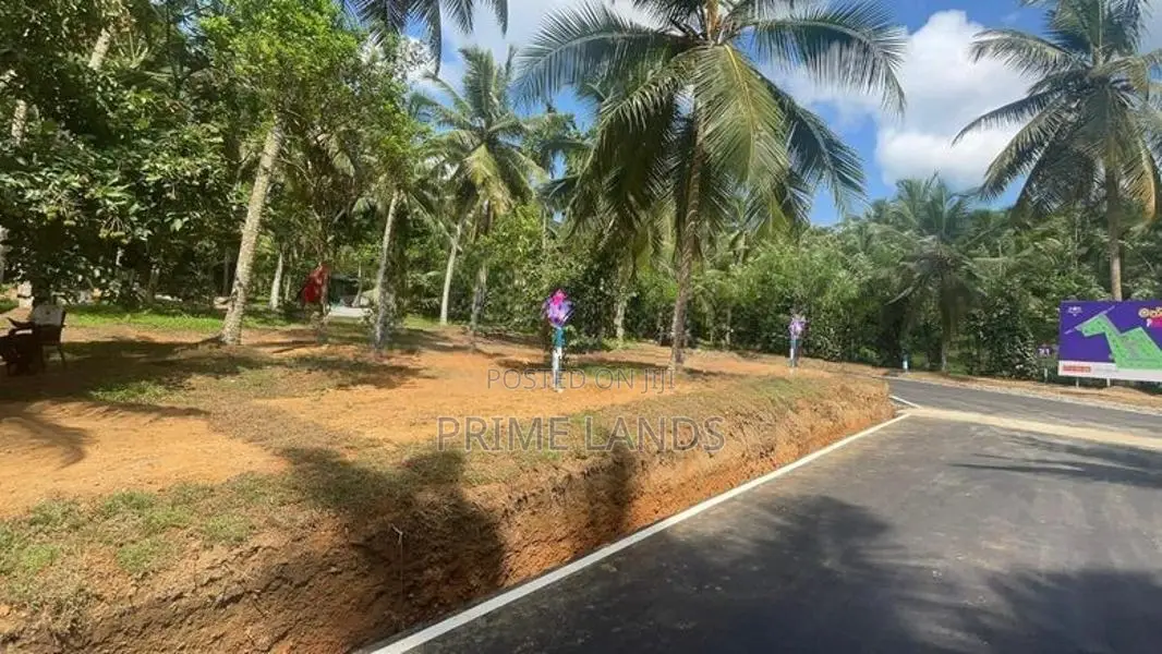 Land for Sale in Matthegoda , Close to 342 Bus Road