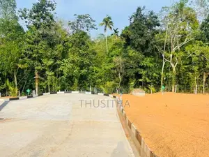 Kalagedihena | සියලු පහසුකම් සහිත ඉඩමක්