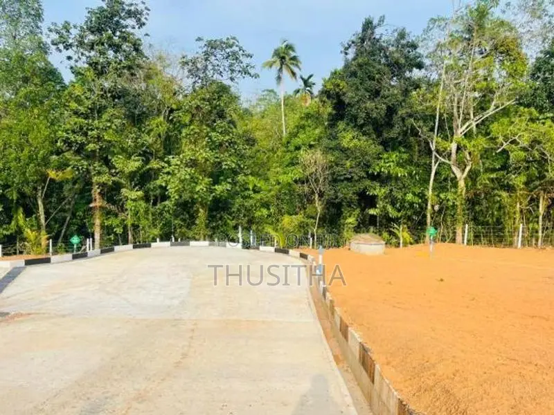 Kalagedihena | සියලු පහසුකම් සහිත ඉඩමක්