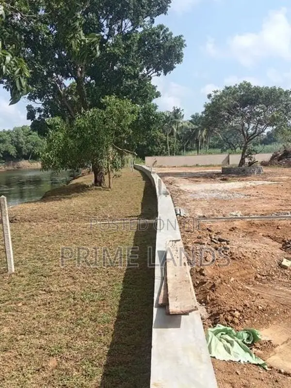 River Facing Land for Sale in Nawala