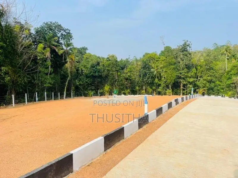 Kalagedihena | සියලු පහසුකම් සහිත ඉඩමක්