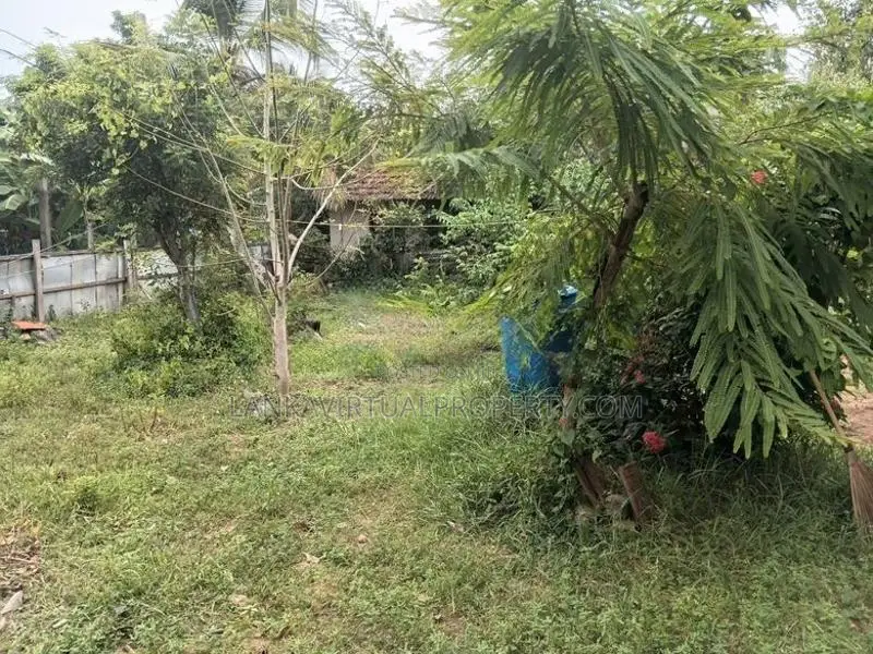 Moratuwa, Katukurnda 7.4 Perches Land for Sale