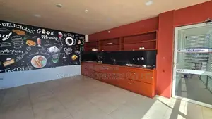 Office Floor for Rent in Colombo 02 with 88 Workstations