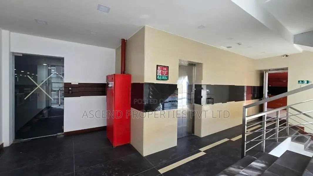 Office Floor for Rent in Colombo 02 with 88 Workstations
