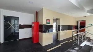 Office Floor for Rent in Colombo 02 with 88 Workstations