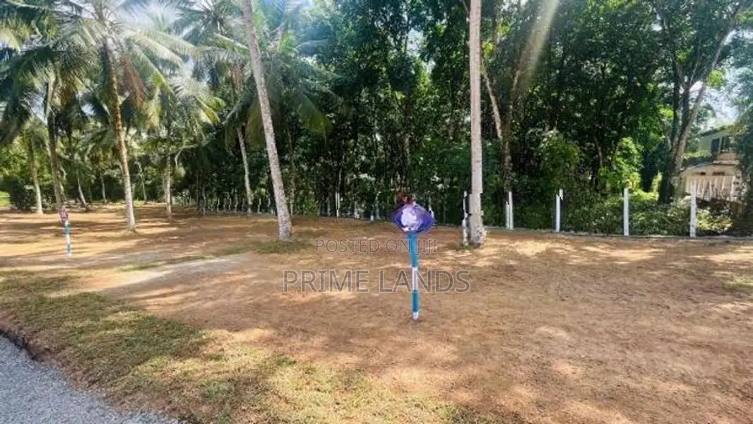 Matthegoda , Residential Land for Sale Close to 342 Bus Road