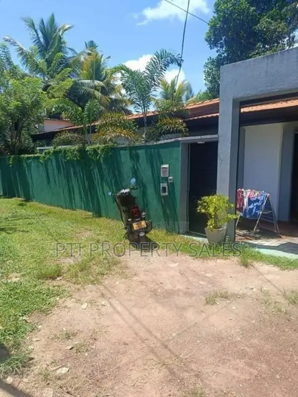 House for Sale at Kindelpitiya