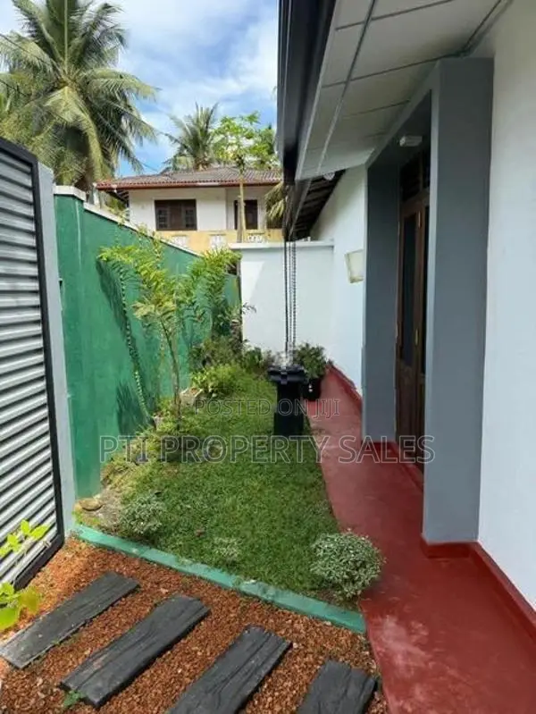 House for Sale at Kindelpitiya