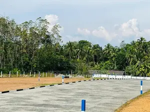 Kaluaggala 122 ප්‍රධාන බස් පාරට මුහුණලා විකිණීමට අගනා බිම් කොටස්