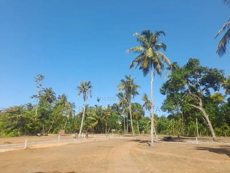 උඩුගම්පොළ නගරය ට සමීපව පදිංචියට හොඳ ඉඩමක් විකිණීමට