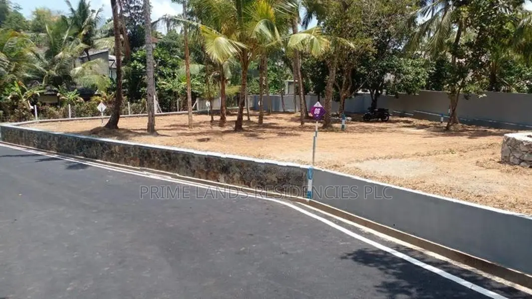 Land for Sale in Karapitiya