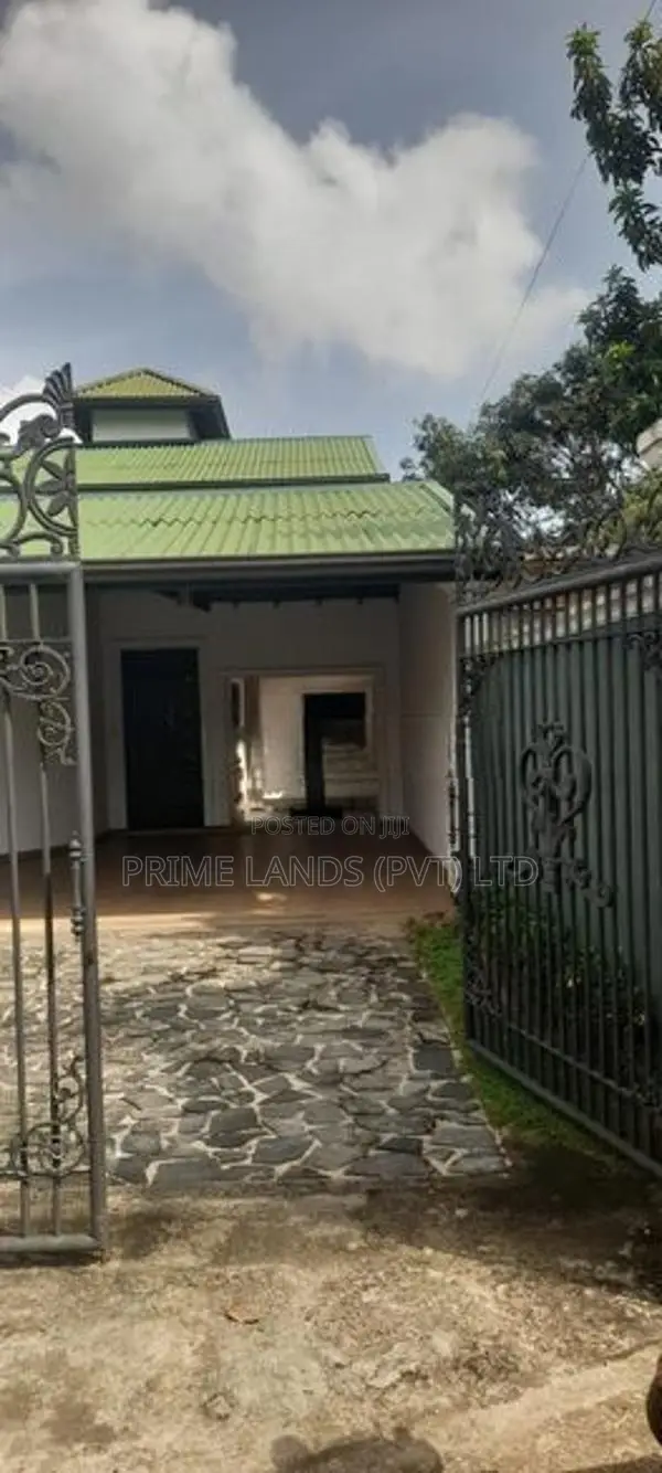 House for Sale in Gampaha Wijaya Road