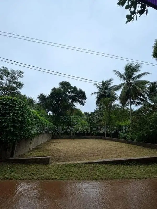 Land for Sale in Jothikarama Road Thalawathugoda S8