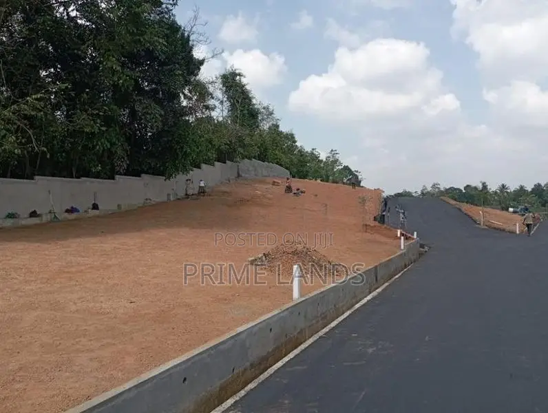 පිලියන්දල බස් පාරට ආසන්නයේන් වටිනා ඉඩම් ව්‍යාපෘතියක්