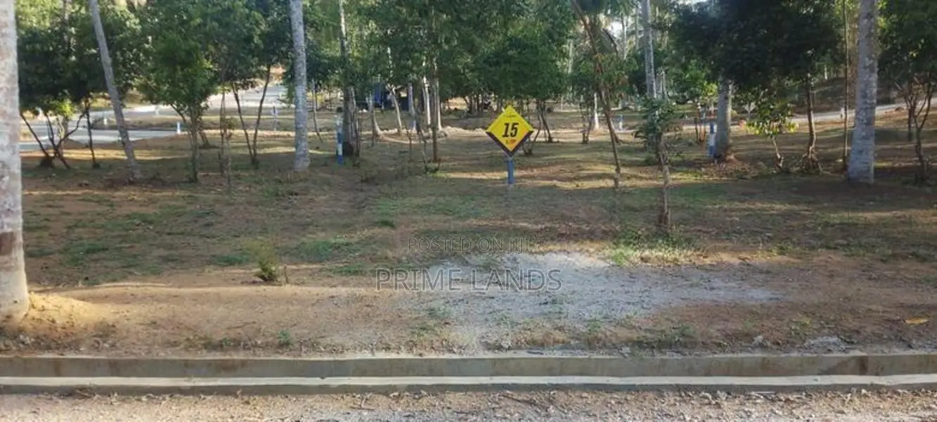 පොල්,කුරුදු ගස් වලින් සමන්විත වටිනා ඉඩමක් කහතුඩුවෙන්