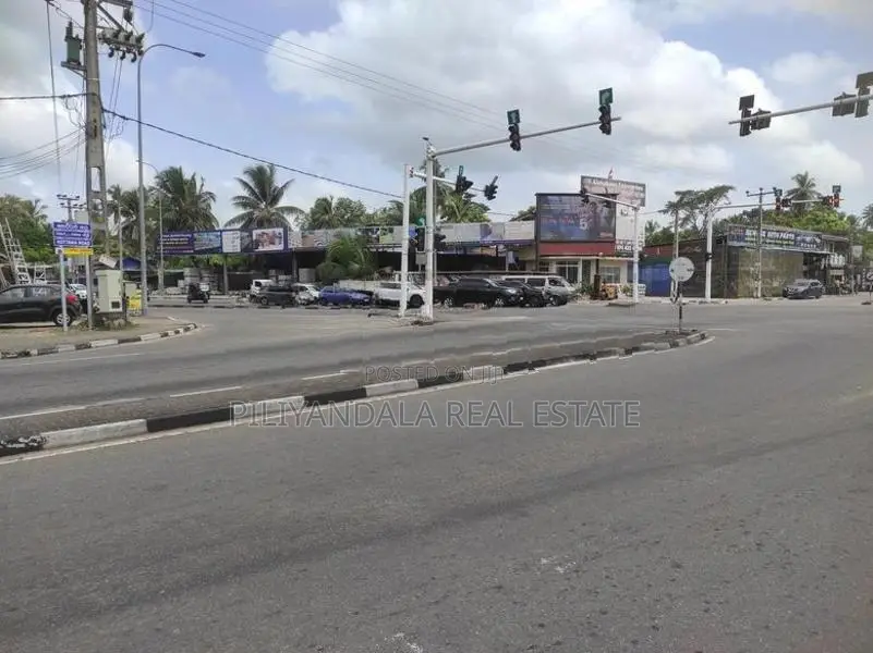 piliyandala by pas road facing commercial land for sale