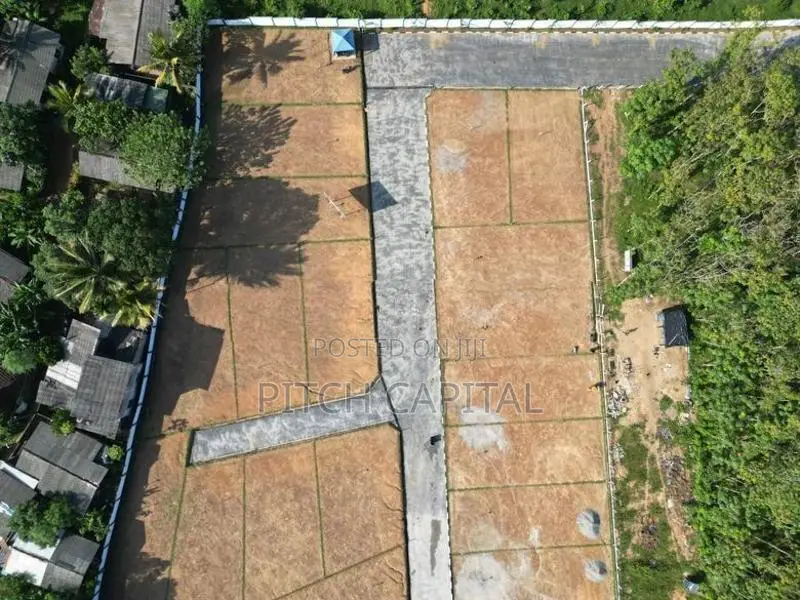කොස්ගම හයිලෙවල් පාර ලඟින් පදිංචියට බිම් කොටස්