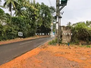 අත්තනගල්ල වෙන්දේසි වත්තෙන් කාපට් පාරෙන් දෙවන ඉඩම / CA 12614
