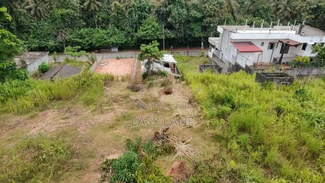 අත්තනගල්ල වෙන්දේසි වත්තෙන් කාපට් පාරෙන් දෙවන ඉඩම / CA 12614