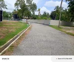 කඩුවෙල Malaba ලඟින් ඉඩම්