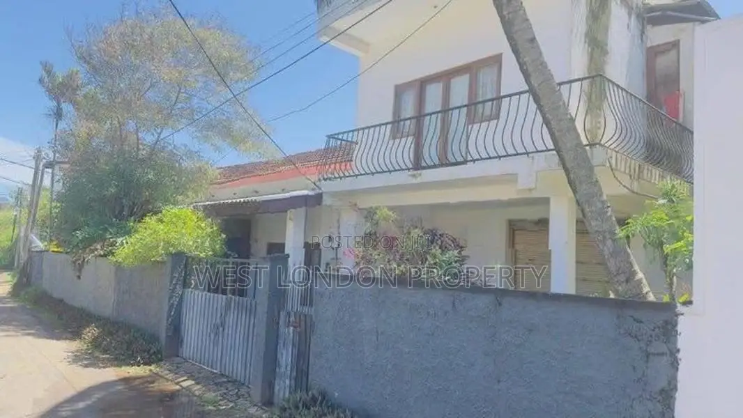 𝐌𝐨𝐫𝐚𝐭𝐮𝐰𝐚 | An Exceptional Two-Storey House for Sale!